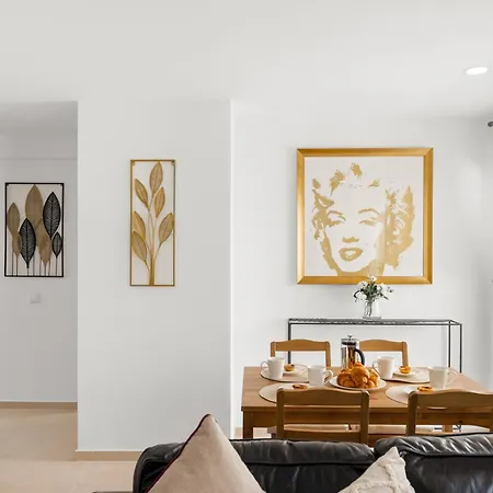 Centre Penthouse Apartment